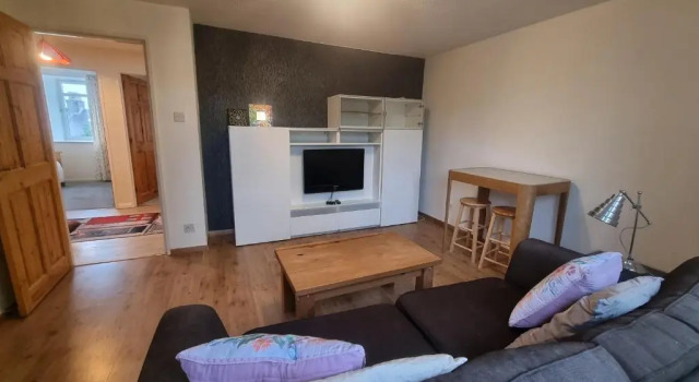 Апартаменты Lovely 2 Bedroom Apartment With Private Parking