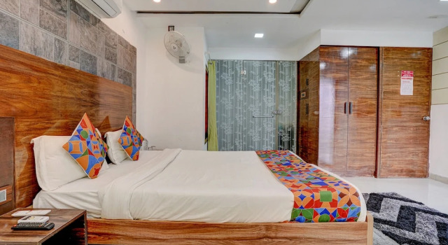 FabHotel Vardhan House I