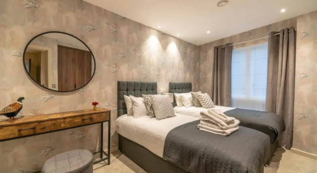 Апартаменты Deluxe Entire 2 Bed - Free Parking - No. 15 - The Cosy Collection Ltd