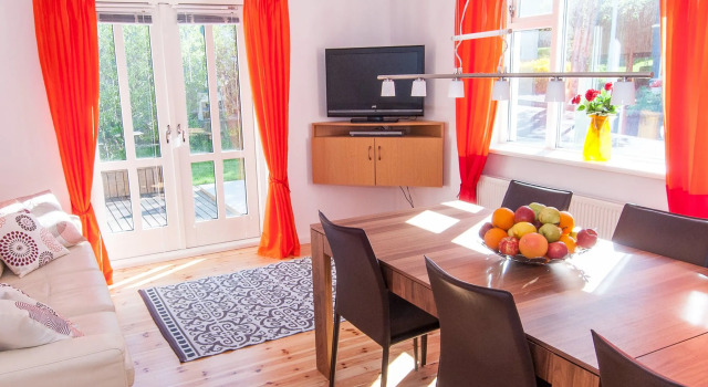 Pearl of the North Apartments, Забронировать Апартаменты/квартира Отели Акюрейри с парковкой, рядом с Hof - Cultural Center and Conference Hall, Парковка