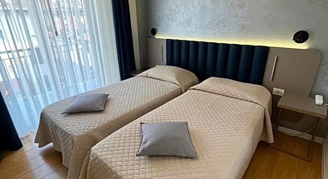 Run of House Hotel Regina