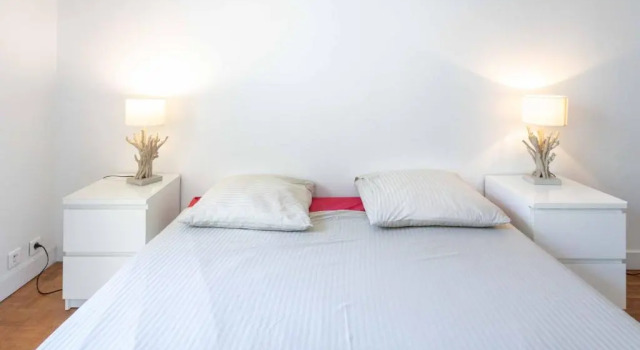 Апартаменты с 2 комнатами Paris City – Spacious 3 bedroom flat for families -3 minutes from metro station