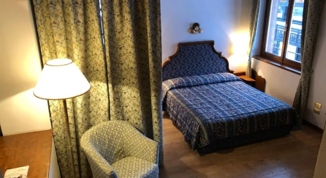 Полулюкс Hotel Sporting