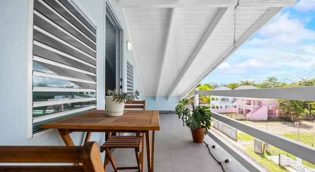 Апартаменты Beachfront With Pool Free Parking