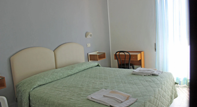Hotel Amados, Забронировать Отель Риваззурра Римини