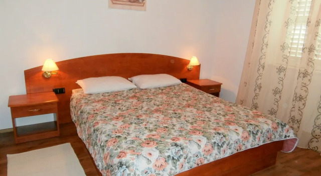 House Predrag, Prenota Casa vacanze Hotel a Isole Quarnerine con parcheggio, Parcheggio