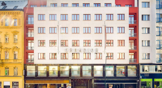 Grandior Hotel Prague, Забронировать Отель Отели Праги с парковкой, рядом с Музей Альфонса Мухи, Парковка