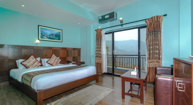 Номер Deluxe Hotel Peace Plaza