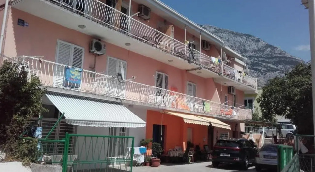 Apartmani Isabella, Забронировать Апартаменты/квартира Отели Макарска с парковкой, Парковка