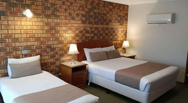 Четырёхместный номер Standard Victoriana Motor Inn