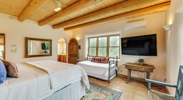 Arroyo Seco Adobe w/ Hot Tub Near Taos Ski Valley!