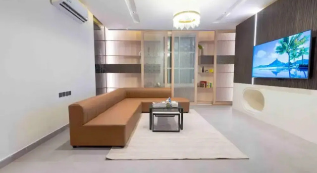 Trendy Apartment in Alwadi X, Buchen Sie Ferienwohnung Riad 