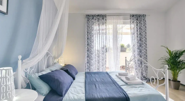 Вилла Superb Modern Villa With Pool, Large Fenced Yard Near the Beach