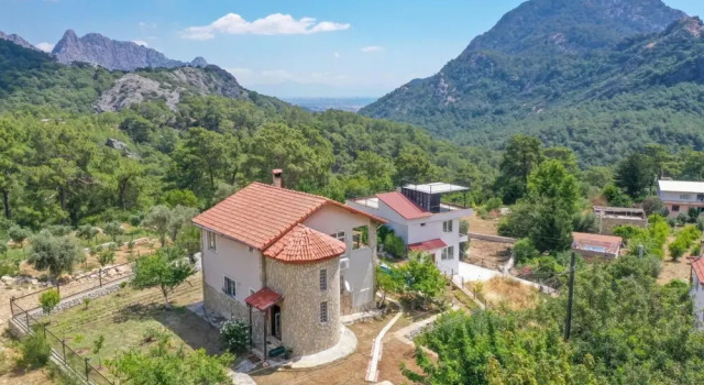 Secluded Villa with on Mountainside in Antalya, Rezervovat Vila Chaty v Side Coast, Chalupa