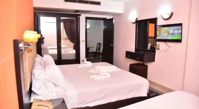 Трёхместный номер Standard Royal Pyramids Hotel