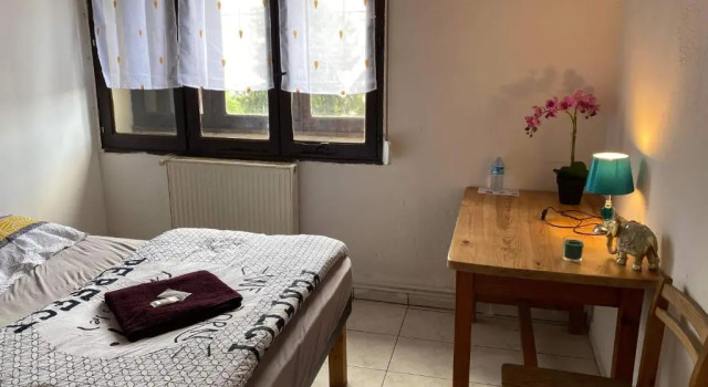 Chambre proche gare et centre ville, Rezervasyon Otel Ales Cévennes