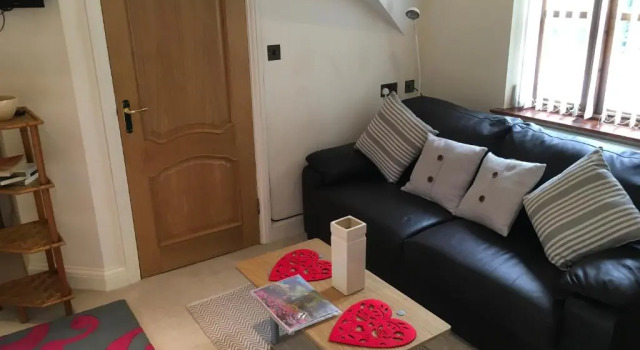 The Lavender Suite, Забронировать Отель Килгетти Пембрукшир, рядом с Парк аттракционов Фолли-Фарм