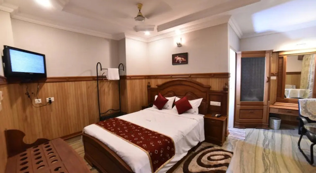 Семейный люкс Hotel Vashanth Krishna