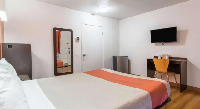 Двухместный номер Standard Motel 6 Bakersfield