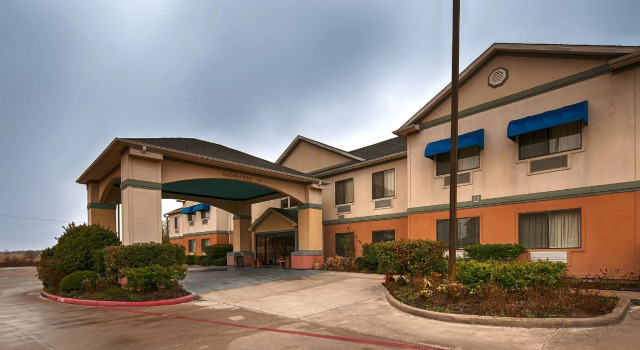 Кровать в общем номере Best Western Executive Inn & Suites