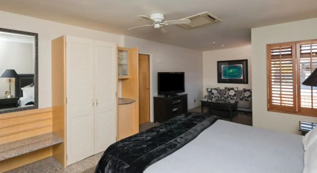 Oasis Beach Motel