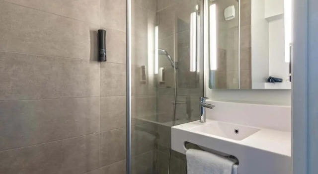 Трёхместный номер Standard B&B HOTEL Landerneau Bois Noir