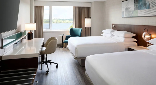 Четырёхместный номер Standard с видом на реку Delta Hotels by Marriott Fredericton