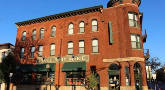 Hotel Ruby Marie