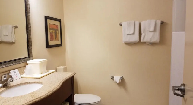 Четырёхместный люкс Quality Suites Paducah I-24