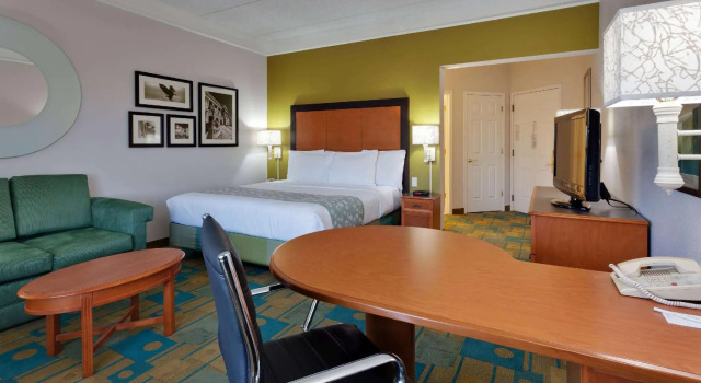 Номер Executive La Quinta Inn & Suites by Wyndham Fremont Silicon Valley