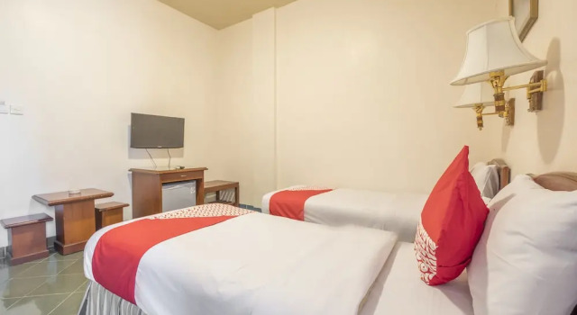 Hotel Anging Mammiri, Book Hotel Hotels in Sulawesi with Parking, Parking