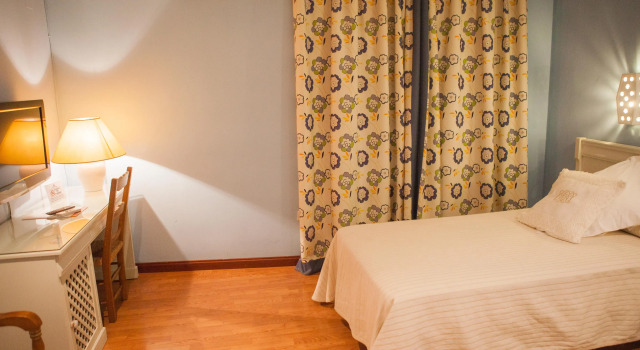 Hotel Doña Blanca, Забронировать Отель Отели Херес-де-ла-Фронтера с завтраком, рядом с St. Peter's Church, Завтраки