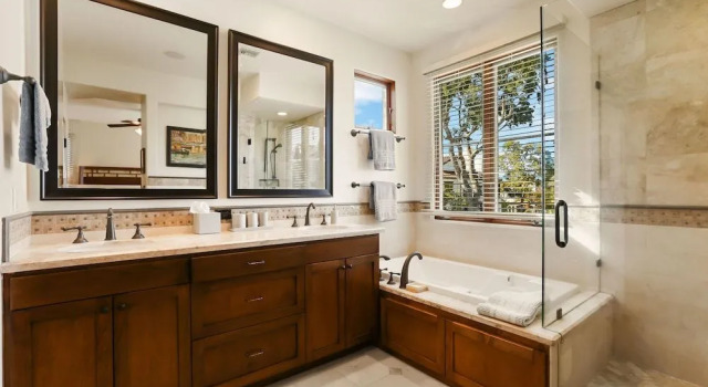 Poinsettia Pearl, Забронировать Отель Ньюпорт-Бич Beach Cities Orange County, рядом с West Jetty View Park