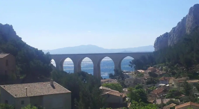 Studio Vue Mer Et Chateau En Provence, Забронировать Апартаменты/квартира Соссе-ле-Пен Буш-дю-Рон, рядом с Plage Rives d'Or