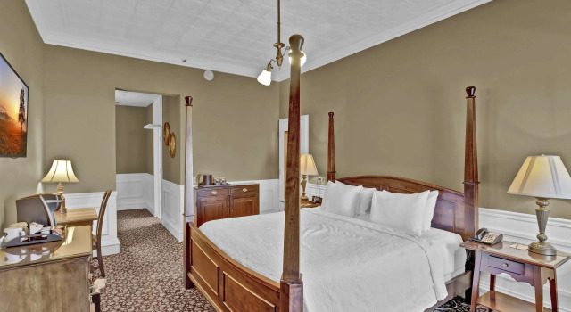 Двухместный номер Premium St James Hotel