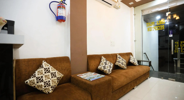 OYO 48568 Hotel Kamla Palace
