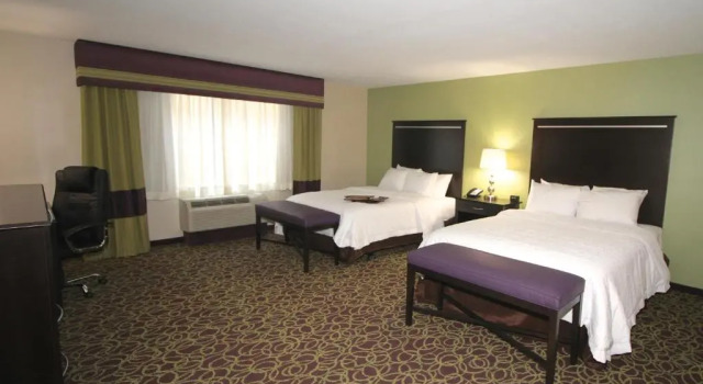 Четырёхместный номер Standard Hampton Inn and Suites Sandusky/Milan