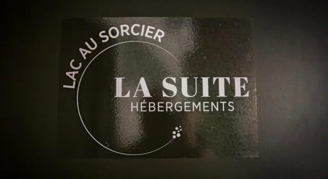 Четырёхместный номер Standard La Suite Hotel