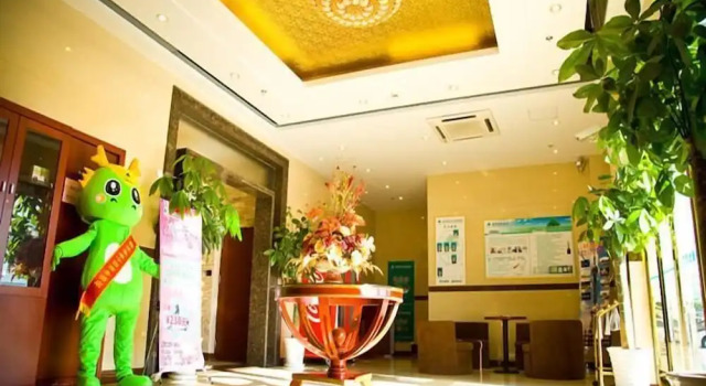 GreenTree Inn Jiangsu Suzhou Kunshan Huaqiao Household Building Materials City Shell Hotel, Book Hotel Hoteller i Suzhou med parkering, Parkering
