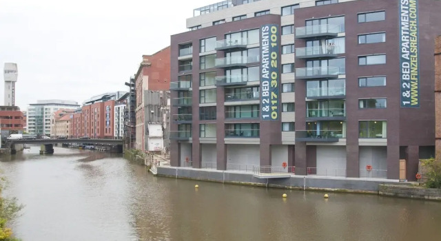 Cleyro Serviced Apartments - Finzels Reach, Reservar Apartamento Hotéis em Bristol com estacionamento, perto de Wapping Wharf, Estacionamento