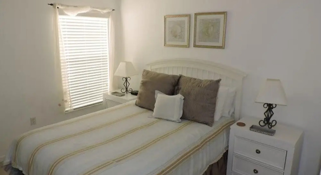 Ref D Stunning 4 Bed Villa With own Pool spa Near Disney, Varaa Lomakeskus Kissimmee Kissimmee