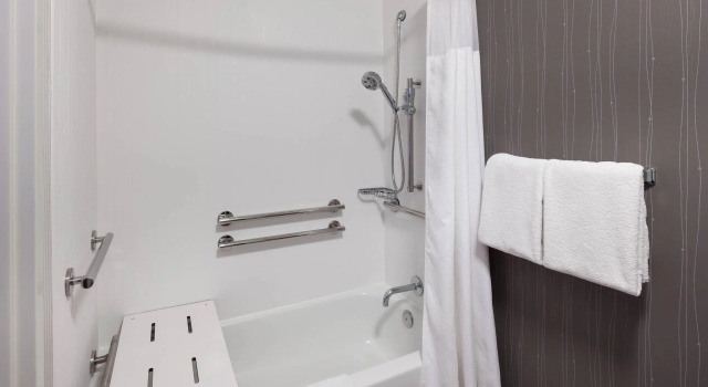 Четырёхместный номер Standard Courtyard Omaha Downtown/Old Market Area