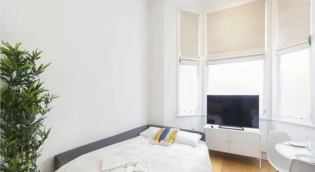 Fg Property Earls Court- Castletown Road