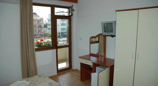 Hotel Strinava, Забронировать Отель Приморско 