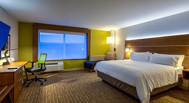 Люкс с 2 комнатами Holiday Inn Express & Suites Reedsville - State Coll Area by IHG