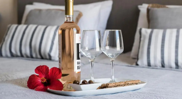 Номер Standard с видом на воду Theano Hotel