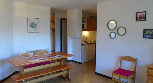 Lou Services Apartment CB69 LSI 001