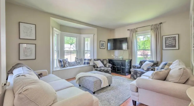Коттедж Bright Lake Winnipesaukee Home - Walk to Town