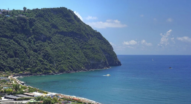 Forio- Ischia With a Breathtaking View of Citara for 6 in Communicating Rooms