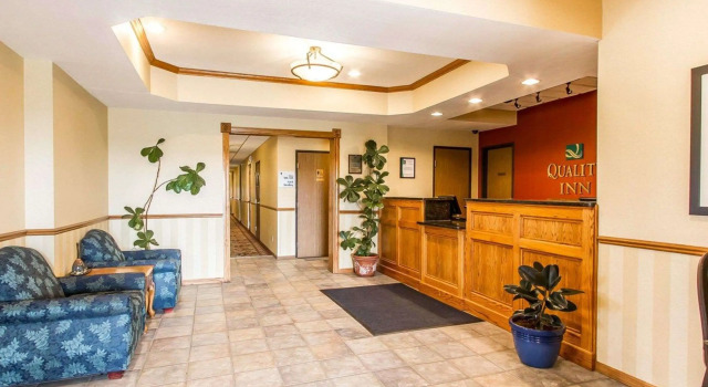 Quality Inn Pontiac, Забронировать Отель Отели Понтиак с парковкой, Парковка